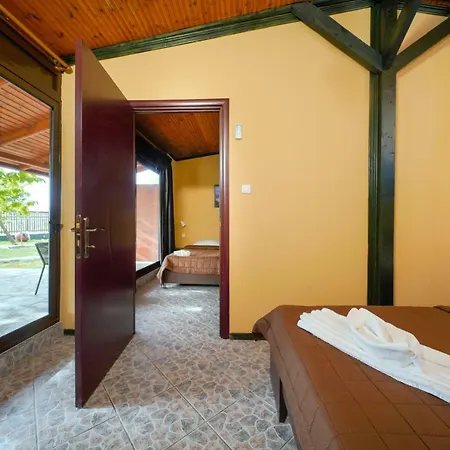 Studios Platanes Skála Marión