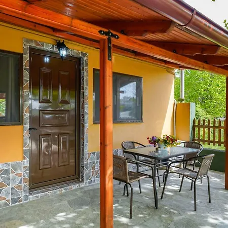 Apartment Platanes Skala Marion