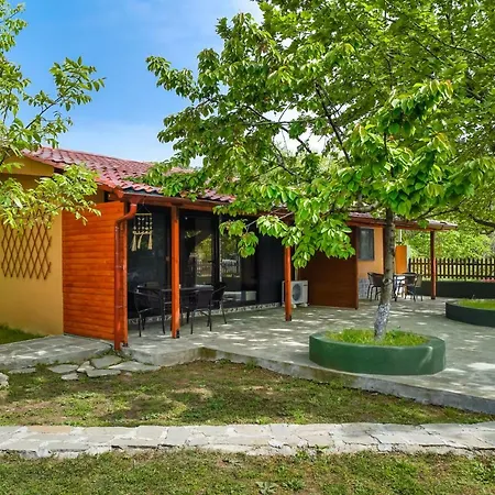 Apartment Platanes Skala Marion