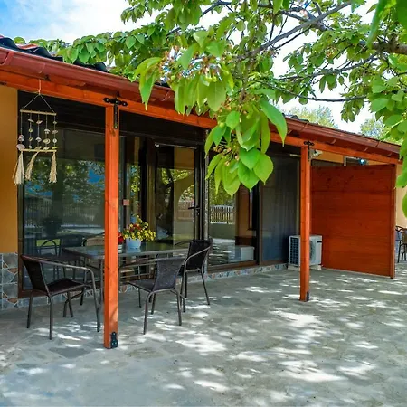 Platanes Apartment