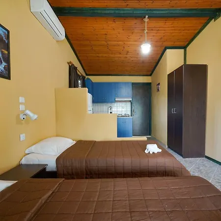 Platanes Apartment Skala Marion